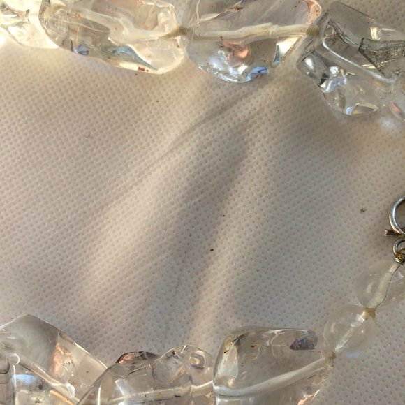 Gorgeous necklace with silver pendant and resin stones - Picture 3 of 5